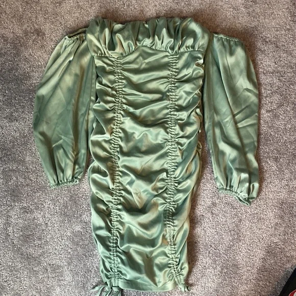 Revole MAJORELLE Farren Ruched Sage Mini Dress Small - Picture 6 of 9